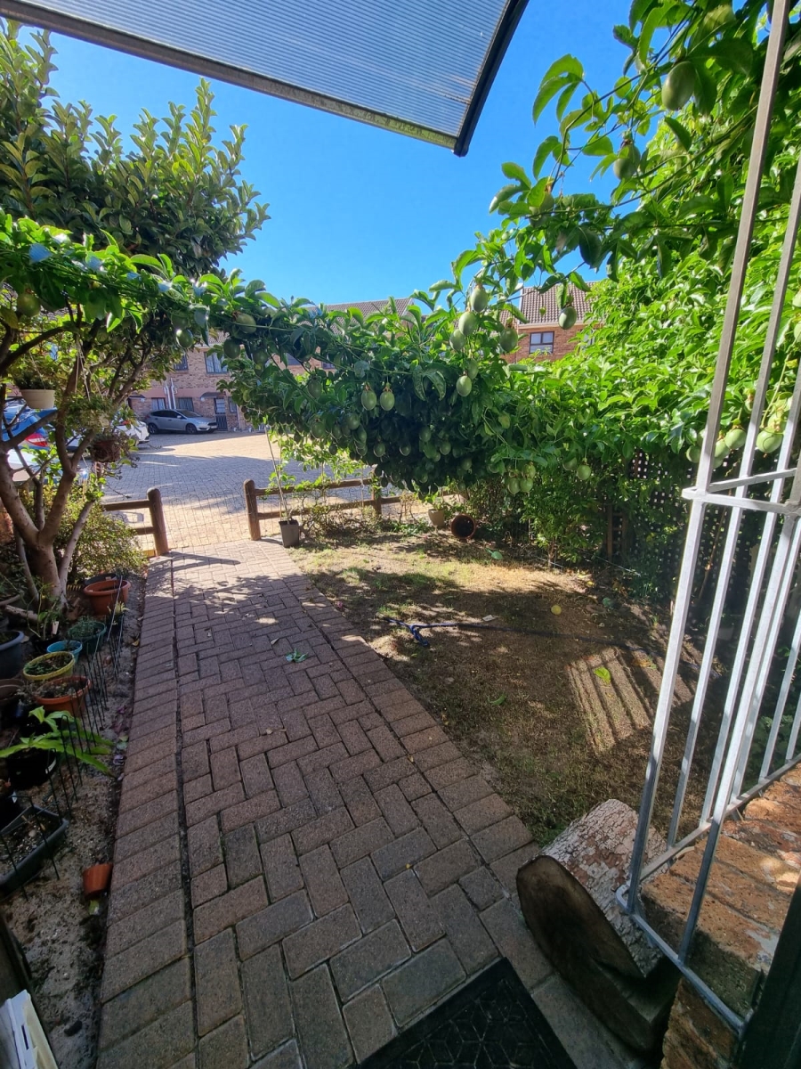 To Let 3 Bedroom Property for Rent in Southfield Western Cape
